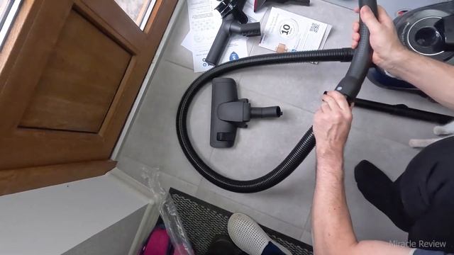 Vacuum cleaner without a bag Bosch BGS21X320. 10 year motor warranty. Unboxing смотреть онлайн