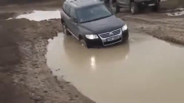 Туарег VS Хаммер смотреть онлайн