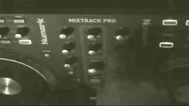 Minimal Tech House Mix 2012 / DJ ZDR Virtual DJ + Numark Mixtrack Pro Practice смотреть онлайн