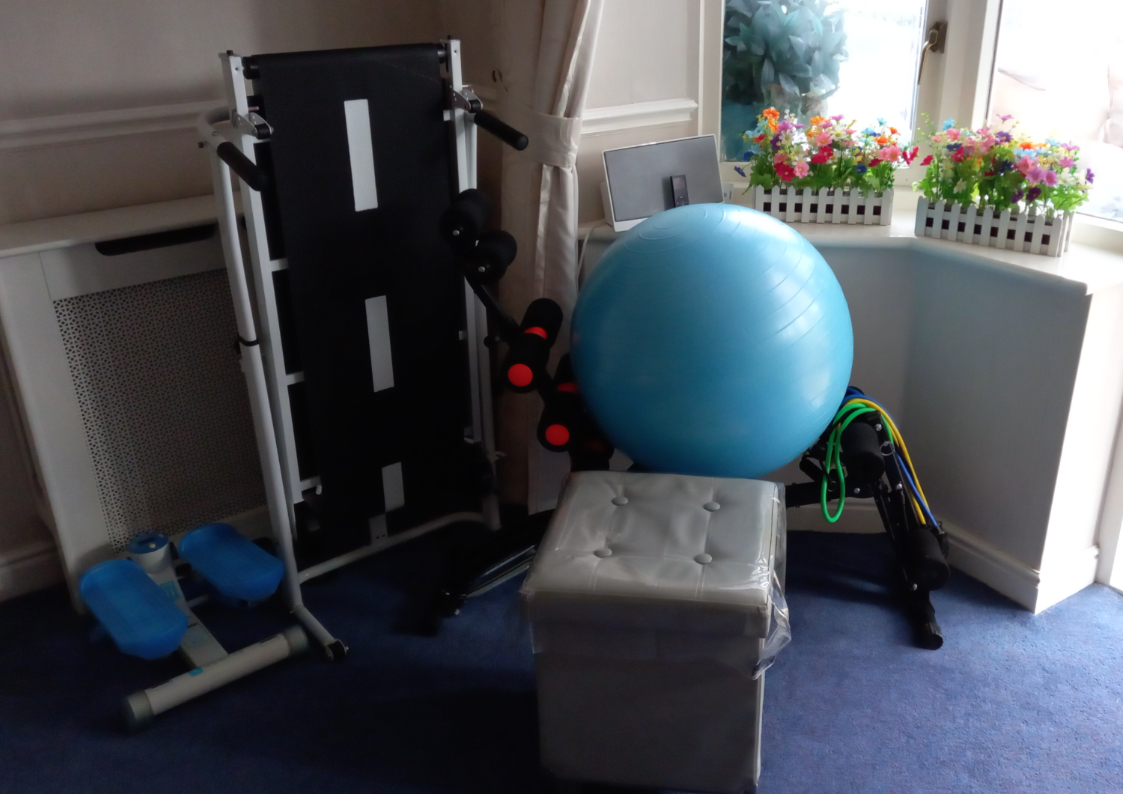 Этапы обновления крыши шалаша в саду смотреть онлайн