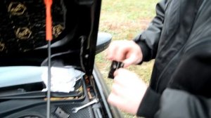 Установка газовых упоров для открывания капота своими руками на примере Фольксвагена Поло.