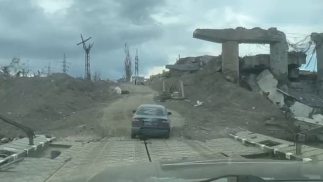 Новая переправа между Северодонецком и Лисичанском. смотреть онлайн