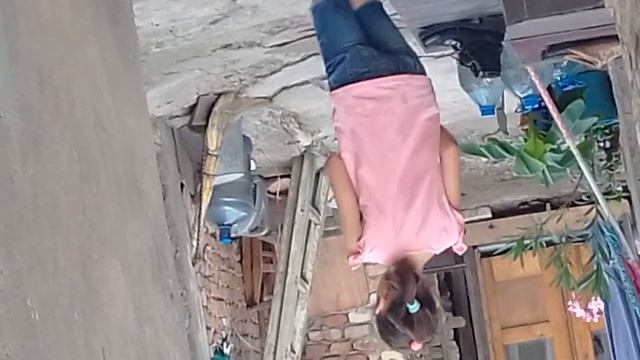 НАША ВТОРАЯ КОШКА РОДИЛА КОТЯТ, МИЛЫЕ!! смотреть онлайн