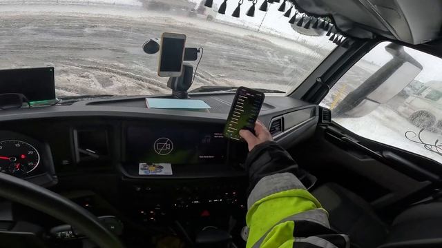 Am ramas blocat în zăpadă cu TIR ul? смотреть онлайн