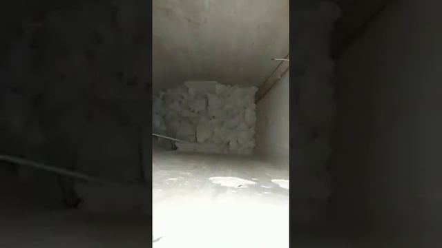 561-2-8 вентиляционная шахта. Выходы вентканалов из квартиры 557 на 1 этаже.