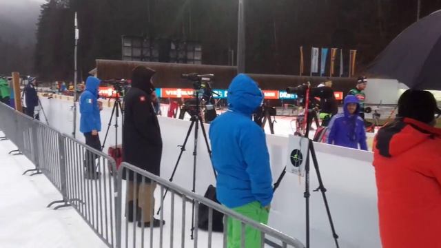 Тренировка мужчин под дождём в Рупольдинге на Кубке мира по биатлону смотреть онлайн