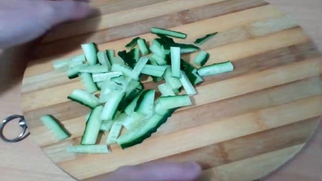 ВКУСНЕЙШИЙ САЛАТ С СЫРОМ СУЛУГУНИ И ЧЕСНОКОМ!!!! смотреть онлайн