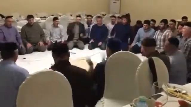 ЧЕЧЕНСКИЕ АВТОРИТЕТЫ СОБРАЛИСЬ ПРОЧИТАТЬ МОВЛИД И РЕЛИГИОЗНЫХ ОБРЯДОВ МЕЖТЕЙПОВЫХ смотреть онлайн