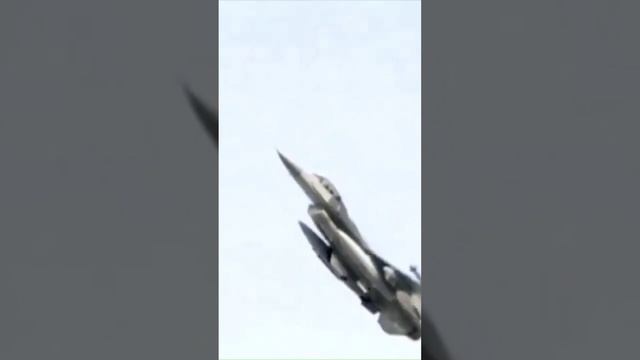 Американский истребитель F-16 смотреть онлайн