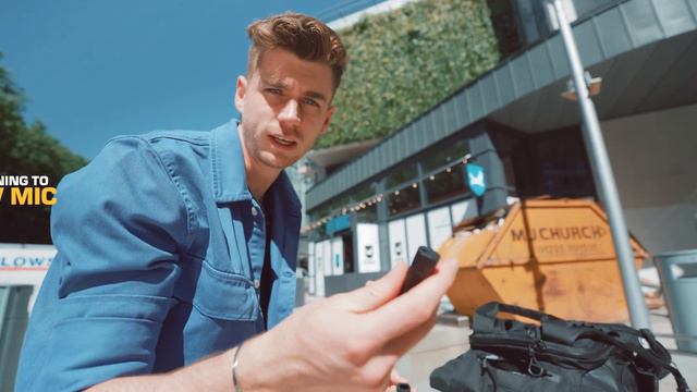 This Tiny Mic can Remove all Background Noise using AI | Razer Seiren BT смотреть онлайн