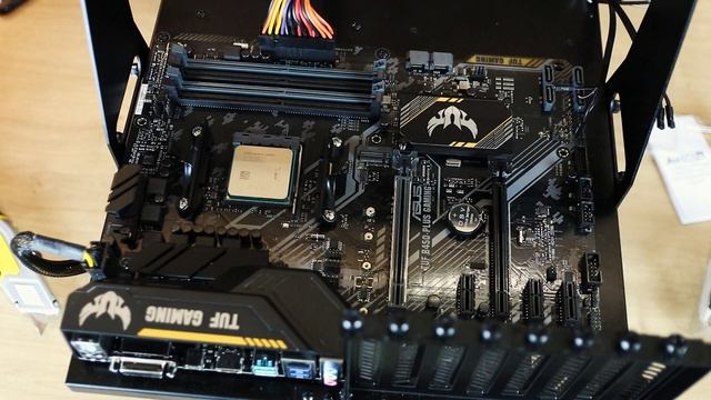 How To Install AMD AM4 CPU onto a motherboard. Basics смотреть онлайн