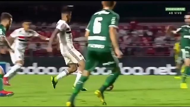 LIZIERO vs LUCAS LIMA / FELIPE MELO - JOGADOR DO SPFC DESTRIBUI CANETA EM JOGADORES DO PALMEIRAS смотреть онлайн