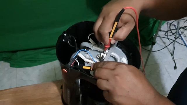 Coffee Maker Repairs смотреть онлайн