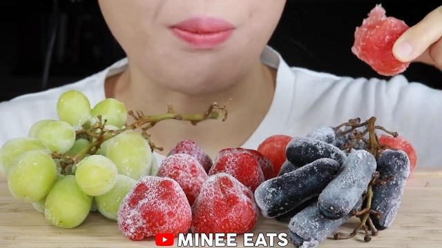 ASMR FROZEN FRUITS ???CRUNCHY ICY❄️ EATING SOUNDS MUKBANG смотреть онлайн