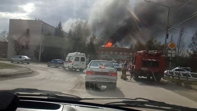 Горит заводоуправление Лысьва смотреть онлайн