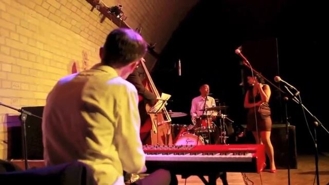 Amanda Becker Sings Sophisticated Lady смотреть онлайн