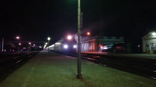 Отправление со станции Невинномысск ЭП1М-686 со скорым поездом #677 Владикавказ-Новороссийск смотреть онлайн