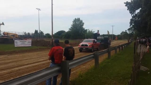 Toyota out for a daily ride смотреть онлайн