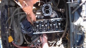 Устраняем масложор,замена сальников клапанов ваз 2107 без снятия головки.