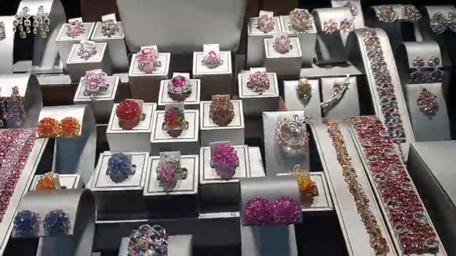 День второй.Гонконг.Ювелирная выставка камней и украшений в Гонконге 2019 ,Второе здание. смотреть онлайн