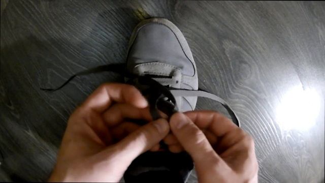 Как завязать шнурки, чтобы они не развязывались самопроизвольно? смотреть онлайн