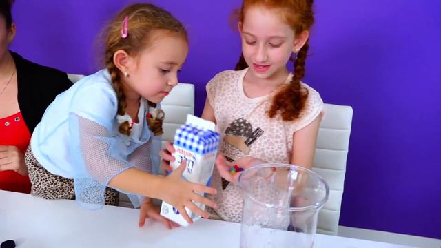 🍼 Не выбирай МОЛОКО | Моя сестра выбирает случайные ингредиенты | СЛАЙМ ЧЕЛЛЕНДЖ | סליים אתגר смотреть онлайн