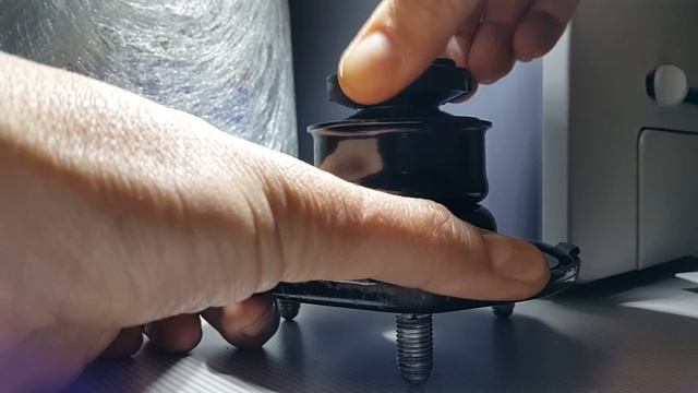 Как стучит отбойник в опоре переднего амортизатора мазда 6 смотреть онлайн