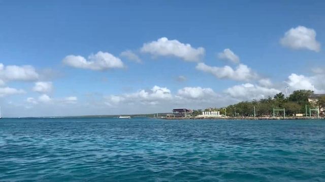 Отчаливаем от пристани на остров Саона доминикана. Dominican republic. Caribs. смотреть онлайн