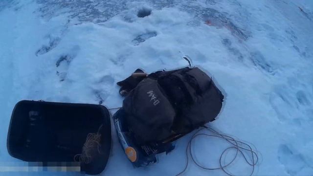 Ловля судака, окуня, щуки на Волге на балансир, видео. Зимняя рыбалка. Хардкор. смотреть онлайн