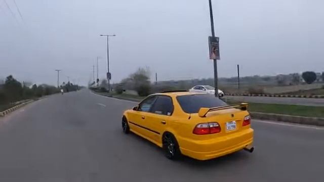 Honda Civic 2000 Lahore Bumblebee смотреть онлайн
