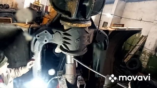 Ремонт трубы шкворня на К-700. Сделали самодельный гидравлический съёмник смотреть онлайн