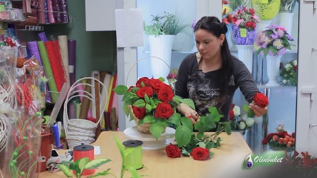 БУКЕТ РОЗ в КОРЗИНЕ Составление Букета Роз в Красивой Корзине / Школа Флористики Olinbuket смотреть онлайн