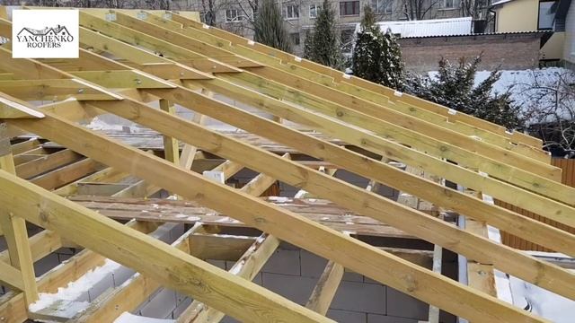 Двухскатная крыша. Монтаж металлочерепицы Ruukki. смотреть онлайн