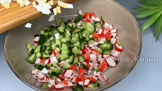 Беру ФАСОЛЬ и КРАБОВЫЕ ПАЛОЧКИ и готовлю быстрый и вкусный салат за минуты! смотреть онлайн