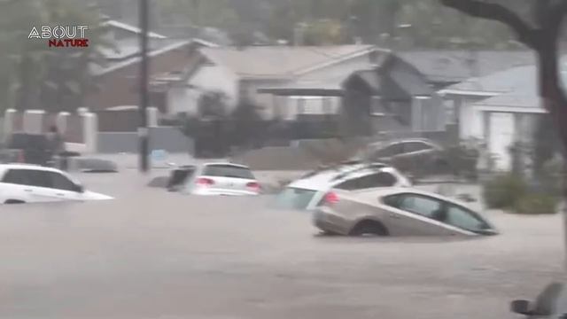 Cars and Houses washed away in California! Historic Flash Floods in San Diego, CA. USA смотреть онлайн