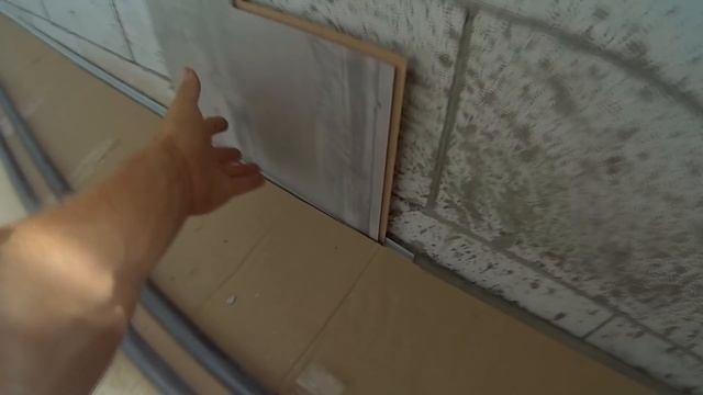 67. Ремонт в новой квартире для сына (Установка ламината на стену) смотреть онлайн