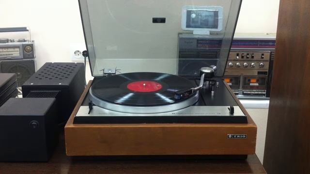 Роликовый виниловый проигрыватель на механике THORENS (воспроизводиться аналоговоя запись). смотреть онлайн