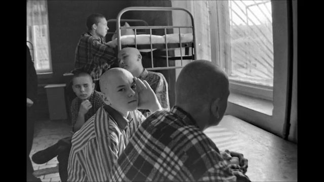 Как попасть в нормальную "семью" на зоне смотреть онлайн