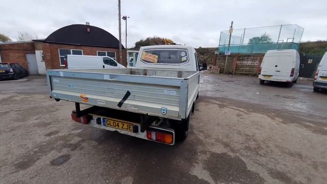 Gl04zje 2004 VOLKSWAGEN T-SPORTER T30 104 TDI LWB смотреть онлайн