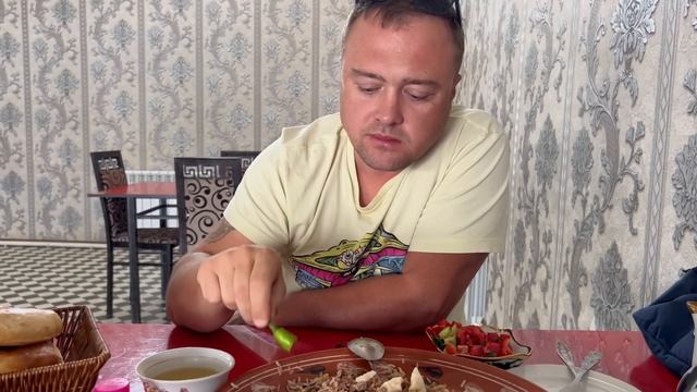 Узбекистан! Мулла 35 Лет не выходит из Мечети! смотреть онлайн