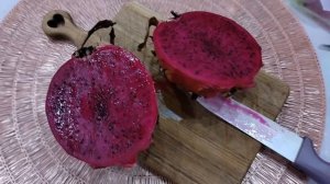 Питахайя с красной мякотью,  драконий фрукт экзотический