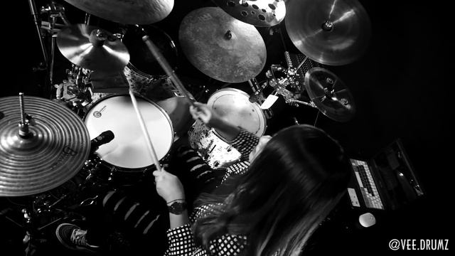 KAMU-KAMULAH SURGAKU - THE ROCK | Drum Cover By Vitha Vee смотреть онлайн