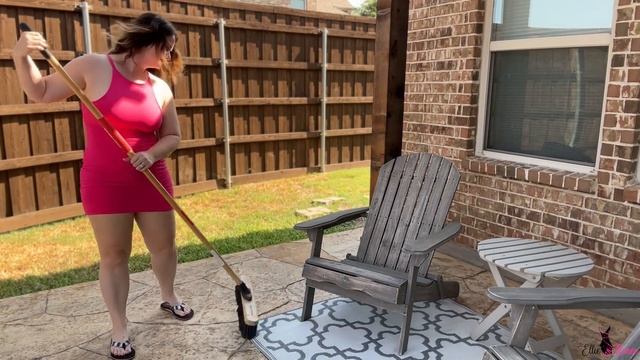 Outdoor Clean with Me - Sweeping and Cleaning the Patio Table смотреть онлайн
