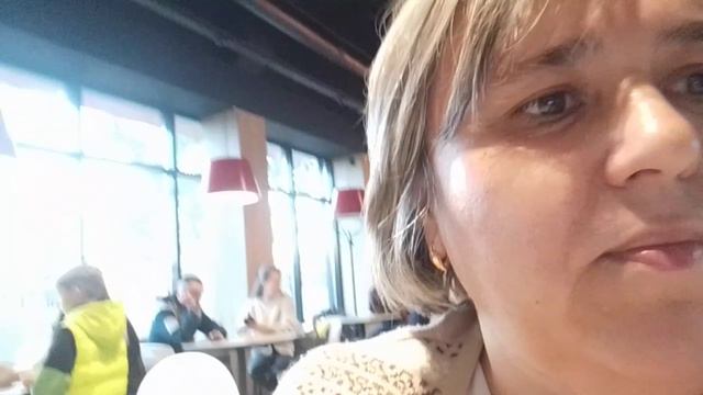 Поехали ужинать с сыночком в Ростикс. смотреть онлайн