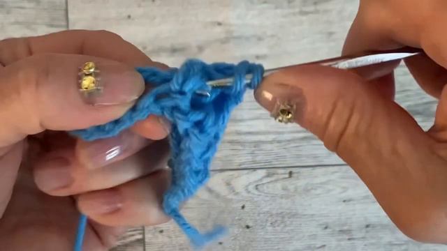 Easy Crochet Pattern/Every 2 Row Repeat/ Hats/Scarf/Blanket/Dress/Jacket/ DIY/For Beginners смотреть онлайн