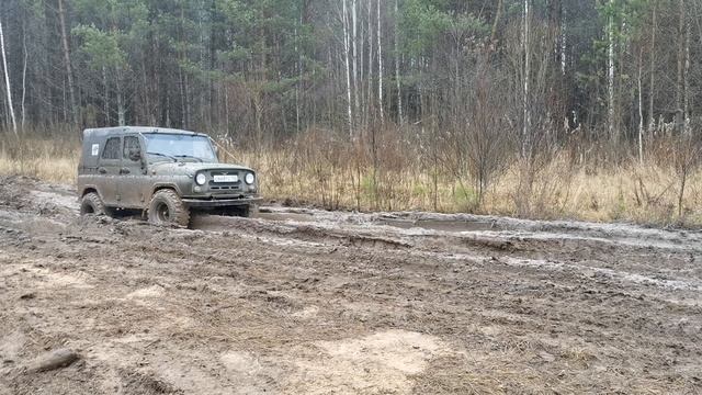 Нива сафари 530 против уаза. смотреть онлайн