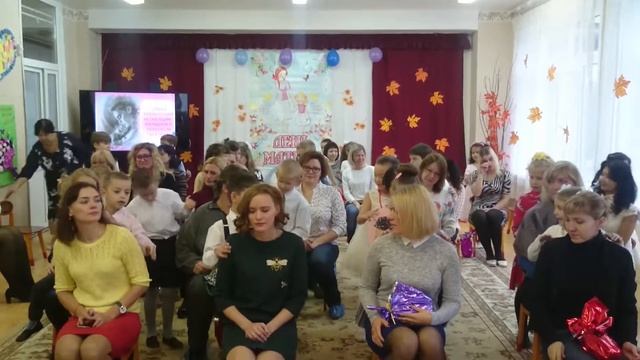 До слез! Дети танцуют танец мамачкам смотреть онлайн