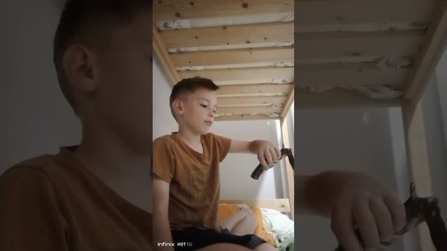 Что за непослушная бабочка ёлки-иголки!!! Молодец бабочка!!