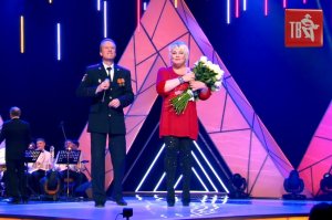 Игорь ОГУРЦОВ и Ляля РАЗМАХОВА - НОВОГОДНЯЯ