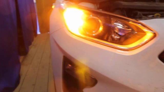 Kia CEED CD (2020) Справа установлен LED, слева лампа накаливания.